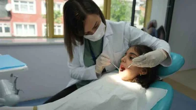 Öğretim Üyesi Uzm. Dr. Hülya Çerçi Akçay, süt dişlerinin “nasıl