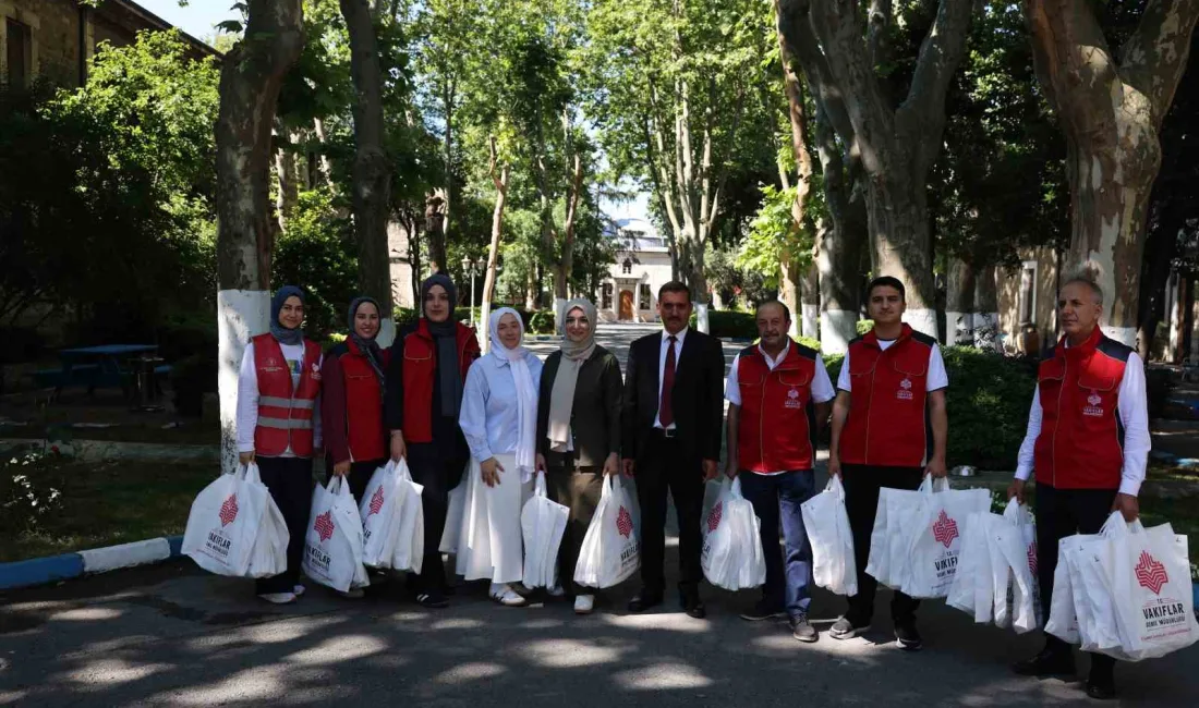 Vakıflar Genel Müdürlüğü İstanbul 1. Bölge Müdürlüğü yetkilileri, Babalar Günü
