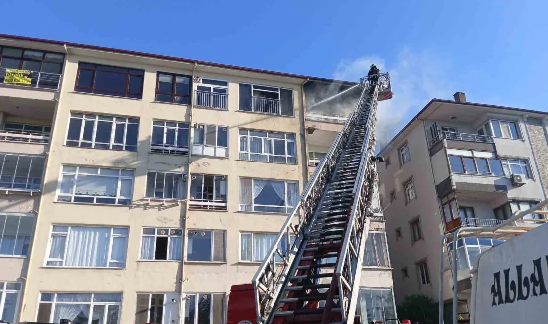 Kocaeli’nin Karamürsel ilçesinde 6 katlı apartmanın en üst katında çıkan