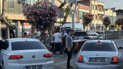 Sakarya’nın Adapazarı ilçesinde SUV aracın yaya geçidinde çarptığı kadın yaralandı.