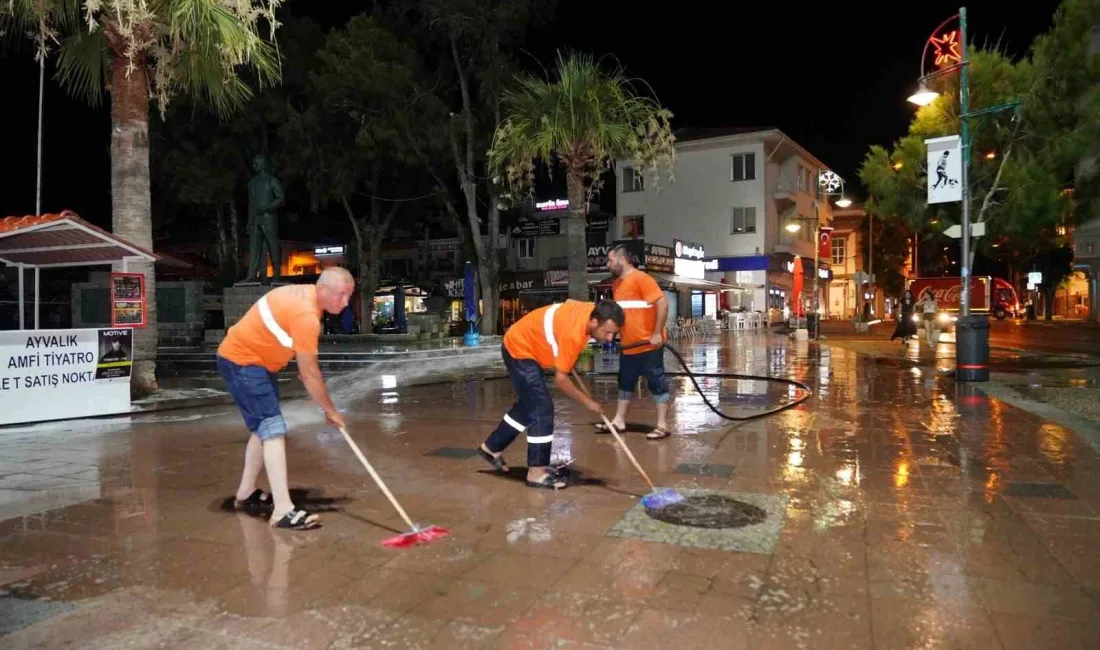 Balıkesir’in Ayvalık ilçesinde; Ayvalık Belediyesi Temizlik İşleri Müdürlüğü ekipleri, kent