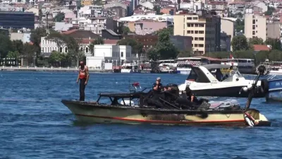 İstanbul Fatih’te bulunan Balat sahilinde deniz üzerindeki bir teknede henüz