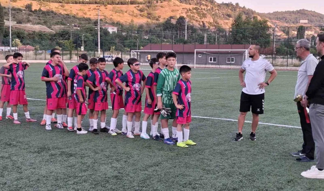 Bilecik U12 Gençler Ligi’nin şampiyonu final maçında rakibini 1-0 yenen