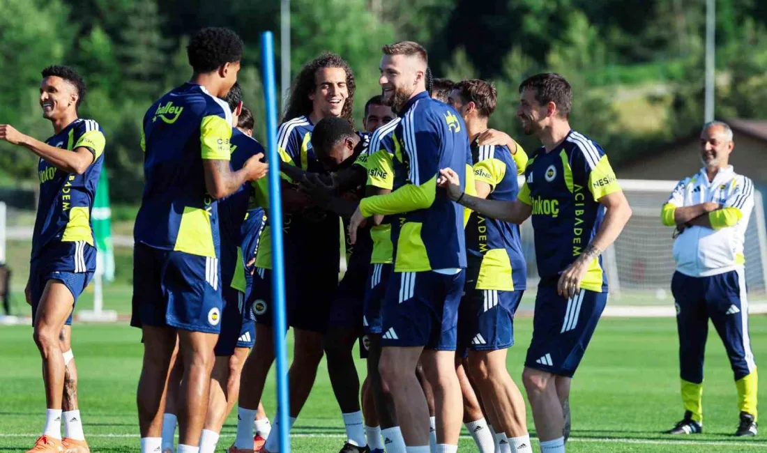 Yeni sezon hazırlıklarını Topuk Yaylası Tesisleri’nde sürdüren Fenerbahçe, önce salonda,