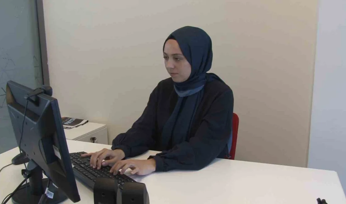 Sanal dünyanın çocukların davranışlarına etkilerine yönelik konuşan Dr. Öğretim Üyesi
