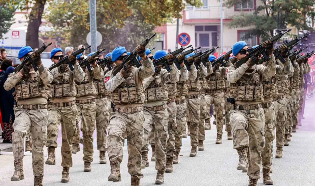 Bilecik’te 30 Ağustos Zafer Bayramı’nın 104’üncü yıldönümü Cumhuriyet Meydanı’ndaki Atatürk