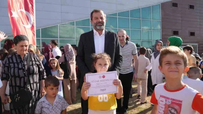 Gürsu Belediyesi, ilçede yüzme bilmeyen çocuklara yüzme öğretmek için başlattığı