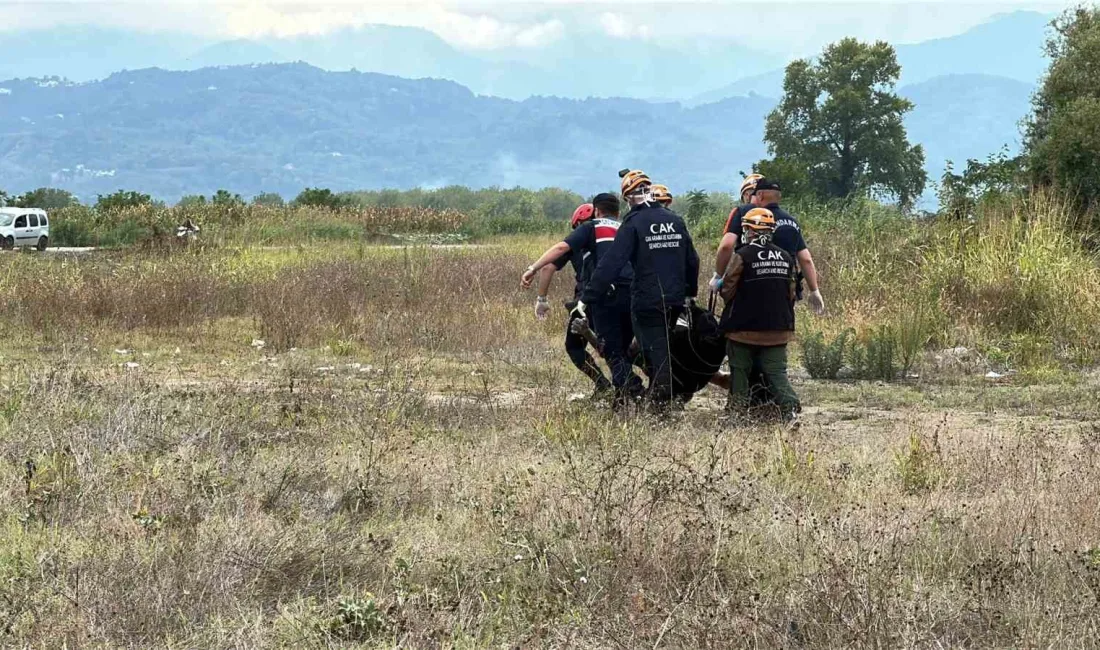 Sakarya’nın Arifiye ilçesinde Sakarya Nehri’nde suda sürüklenen bir erkek cesedi