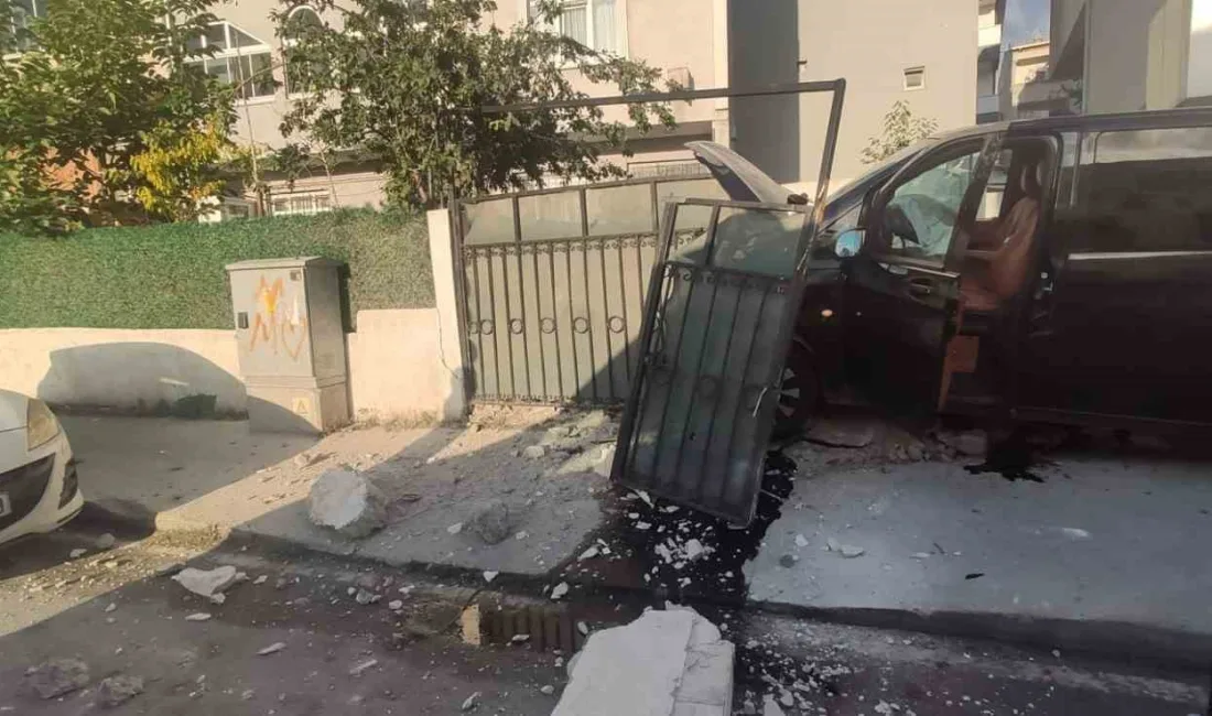 Arnavutköy’de sürücüsünün kontrolünden çıktığı iddia edilen VIP taşımacılık yapan minibüs,