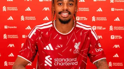 İngiltere Premier Lig ekiplerinden Liverpool, daha önce Paris Saint-Germain (PSG)