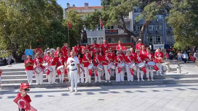 Burhaniye ilçesinde, Beden Eğitimi Öğretmeni Özgür Aras’ın öncülüğünde kurulan Özgür
