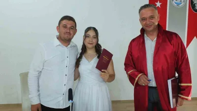 Balıkesir’in Burhaniye ilçesinde düğün sezonu devam ederken, aylık nikah sayısı