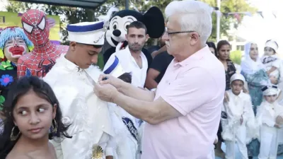 Balıkesir’in Burhaniye ilçesinde belediye tarafından Ayaklı Mesire Alanı’nda sünnet şöleni
