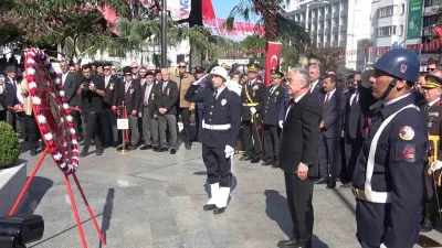 Bursa’da 30 Ağustos Zafer Bayramı’nın 104’üncü yıl dönümü düzenlenen törenlerle