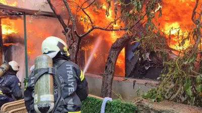 Kocaeli’nin Karamürsel ilçesinde tek katlı evde çıkan yangında içeride mahsur