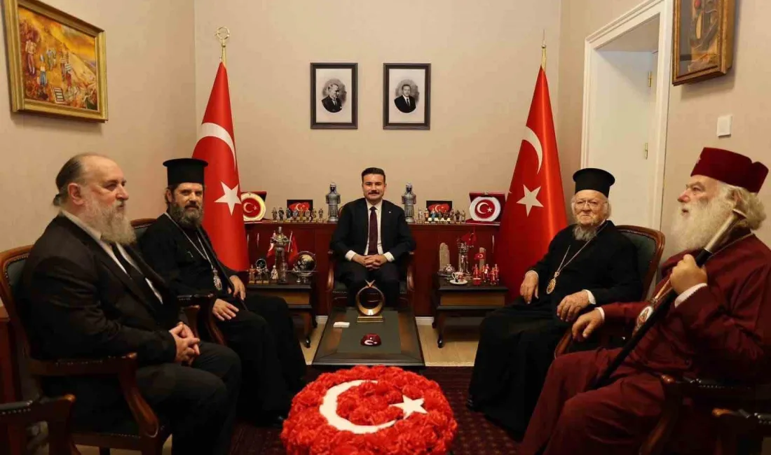 Fener Rum Patriği Bartholomeos, İskenderiye Patriği Theodore, Arnavutluk Başpiskoposu Loannis,