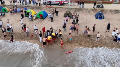 Kocaeli’nin Kandıra ilçesinde farklı sahillerde denize giren 2 kişi boğuldu,