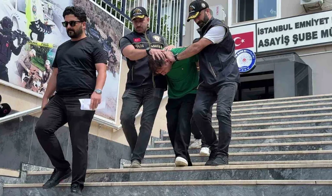 İstanbul’un Şişli ilçesinde ilaç aldıktan sonra eczanenin önünde bekleyen Nilda