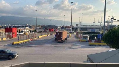 Kocaeli’nin Körfez ilçesinde meydana gelen iş kazasında yüksekten düşen liman