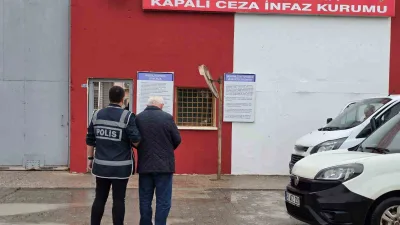 Kocaeli’de polis ekiplerince aranan şahıslara yönelik yürütülen çalışmalarda, aralarında 26