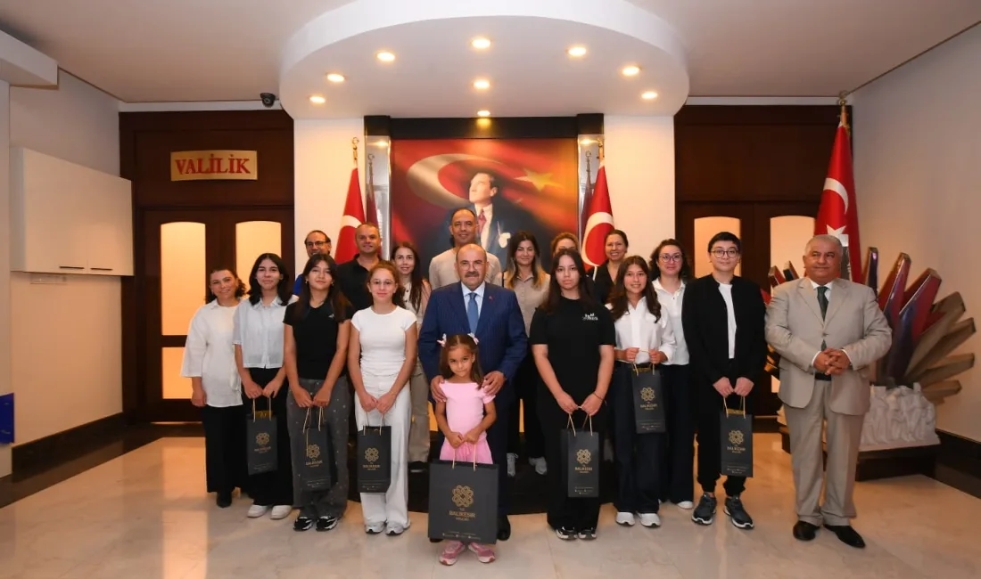 Vali İsmail Ustaoğlu , Liselere Giriş Sınavı'ında tam puan alan