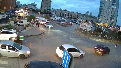 Başakşehir’de ambulansa yol vermediği ve aracından inerek ambulans şoförünün üzerine