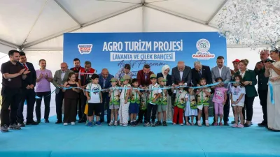 İstanbul’un yeni tarım ve turizm rotası olan Arnavutköy’de çilek ve