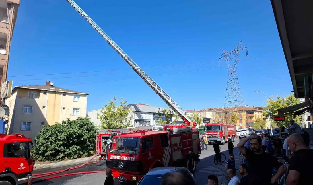 Ataşehir’de 5 katlı bir binanın çatı katında yangın çıktı. Yangının,