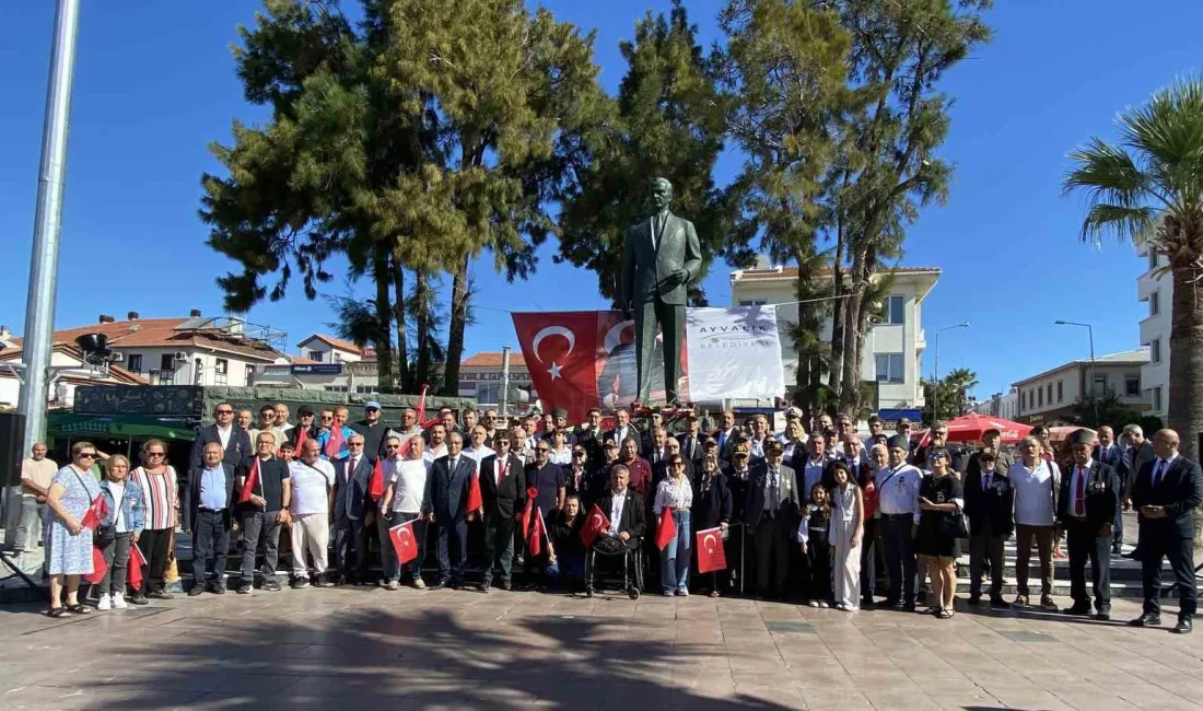 Balıkesir’in Ayvalık ilçesinde; 19 Eylül Gaziler Günü, Cumhuriyet Meydanı’nda düzenlenen