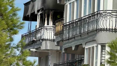 Balıkesir’in Ayvalık ilçesinde, 5 katlı bir binanın en üst katındaki