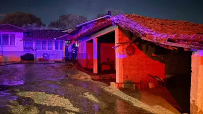 Kırklareli’nin Babaeski ilçesi Düğüncülü köyünde bir evde çıkan yangında 51