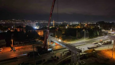 Kocaeli Büyükşehir Belediyesi tarafından yürütülen Başiskele Kavşağı Koridor Projesi’nde çalışmalar