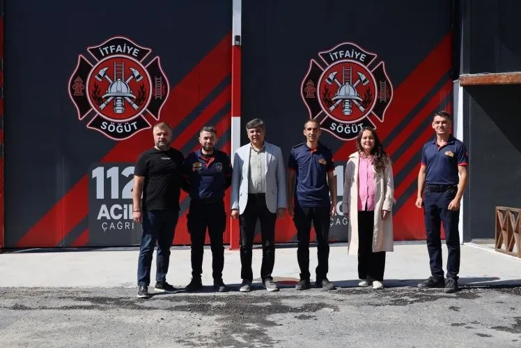 Bilecik’in Söğüt ilçesinde Belediye Başkanı Ferhat Durgut, İtfaiye Haftası dolayısıyla