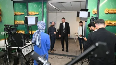 Kartepe Belediye Başkanı Mustafa Kocaman, Gonca Engelsiz Yaşam Merkezi’ni ziyaret