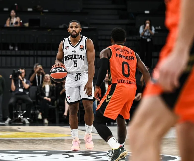 Beşiktaş, Euroleague’in ilk haftasında sahasında İspanyol ekibi Valencia Basket’e 96-94
