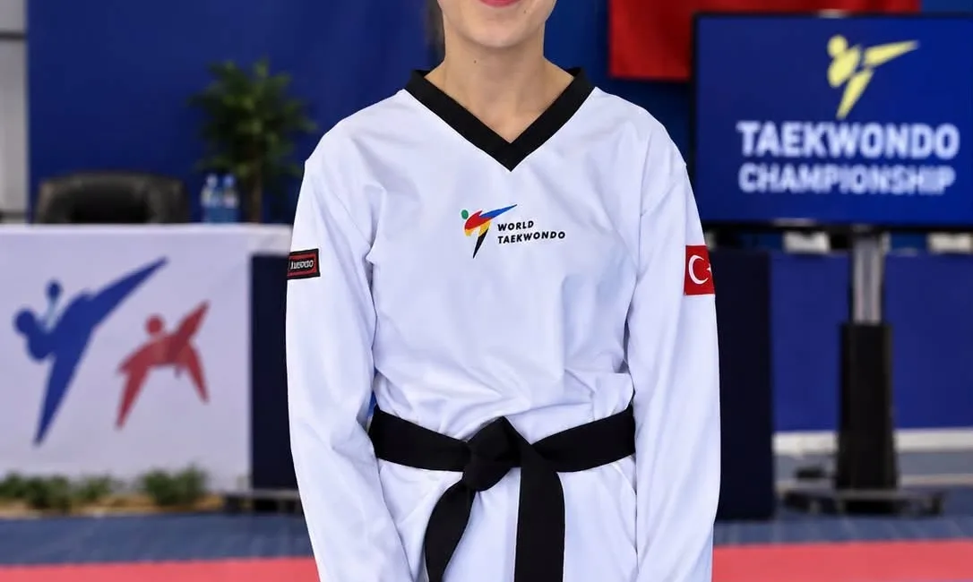 Bilecikli taekwondo sporcusu Eda Acar, Avrupa Taekwondo Turnuvası’nda üçüncü oldu.