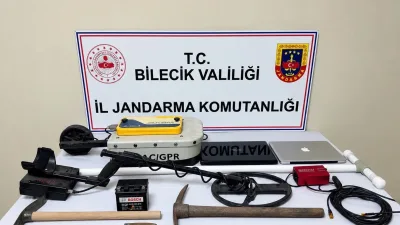 Bilecik’in Gölpazarı ilçesinde 4 kişi define ararken suçüstü yakalandı. Olay,