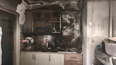 Bilecik’te bir evde, aspiratörden çıkan yangın paniğe sebep olurken, alevler