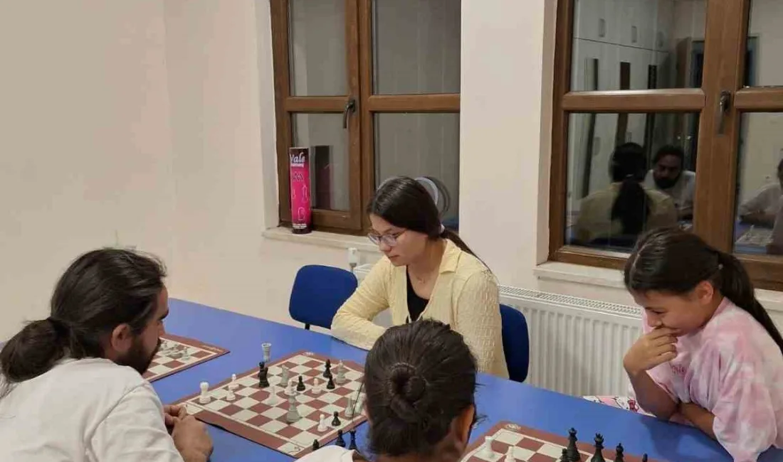 Bilecik’in Bozüyük ilçesinde çocukların yeni hamlesi satranç oldu. Bozüyük Çocuk