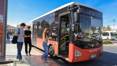 Balıkesir Büyükşehir Belediyesi’ne bağlı Balıkesir Toplu Taşıma AŞ (BTT), öğrencilere