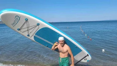 Balıkesir’in Burhaniye ilçesinde, sörf sporu yapanların sayısı artarken, ayakta sörf
