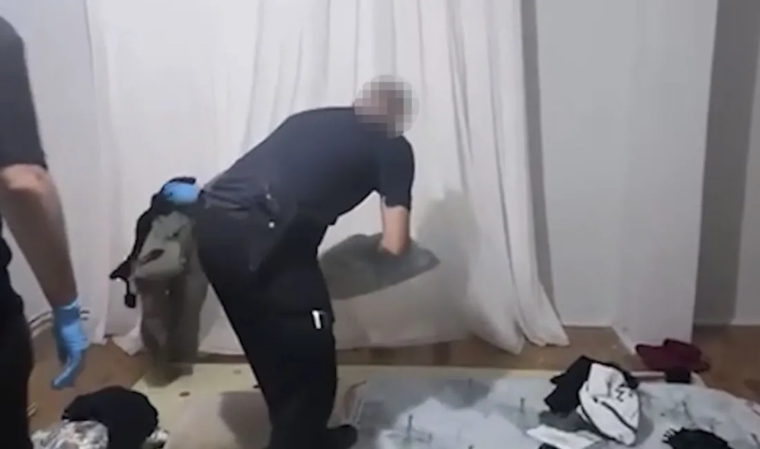 Bursa’da polis ekipleri tarafından düzenlenen operasyonda 1 kilo 210 gram
