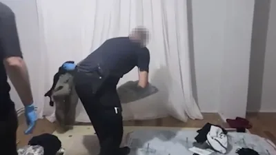 Bursa’da polis ekipleri tarafından düzenlenen operasyonda 1 kilo 210 gram