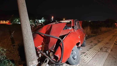 Çanakkale’nin Çan ilçesinde meydana gelen trafik kazasında yolun karşısına geçmek