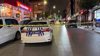 Esenler’de elinde bıçakla polis ekiplerinin üzerine yürüyen şahıs, “dur” ihtarına