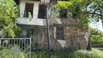 Gölcük’te tehlike oluşturan 2 metruk binanın daha yıkılmasıyla ilçe genelinde
