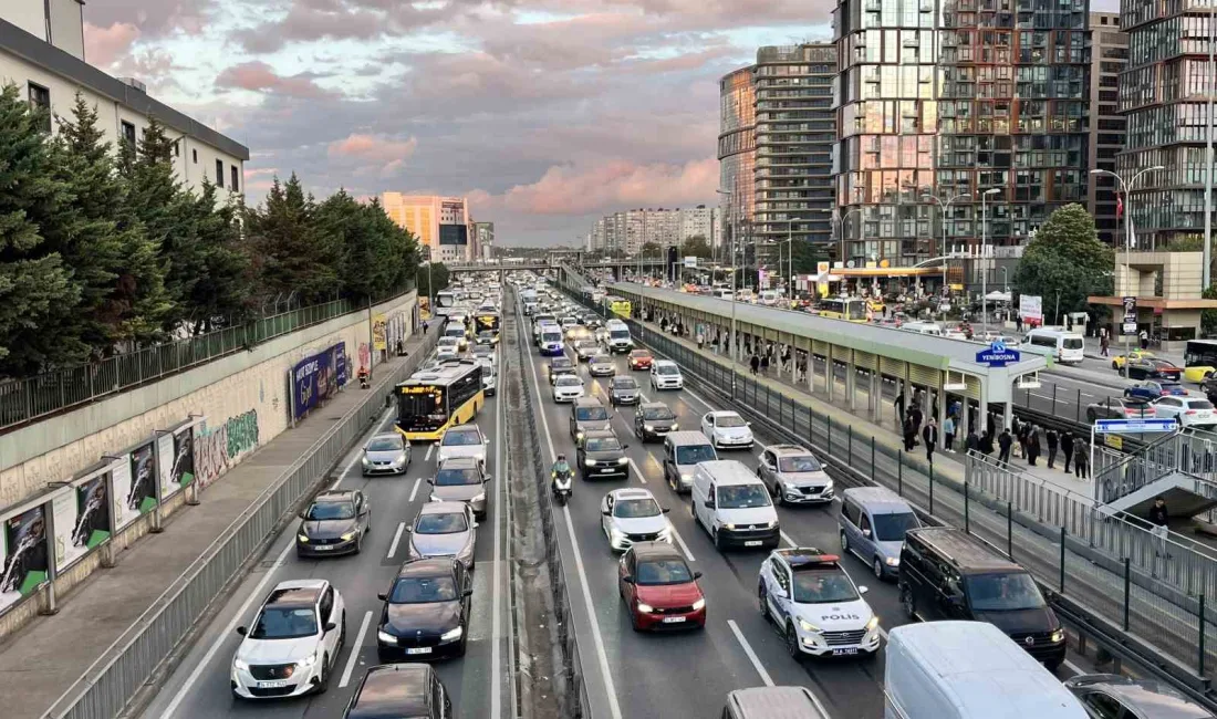 İstanbul’da trafik yoğunluğu akşam saatlerinde yüzde 69’a ulaştı. İstanbul’da trafik