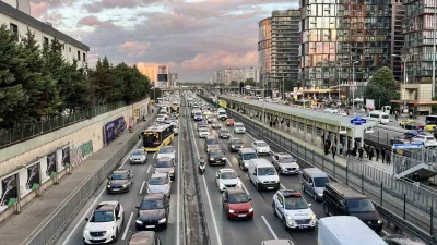 İstanbul’da trafik yoğunluğu akşam saatlerinde yüzde 69’a ulaştı. İstanbul’da trafik