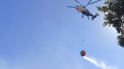 Kocaeli’nin Karamürsel ilçesi ile Bursa’nın İznik ilçesi sınırında çıkan yangın,