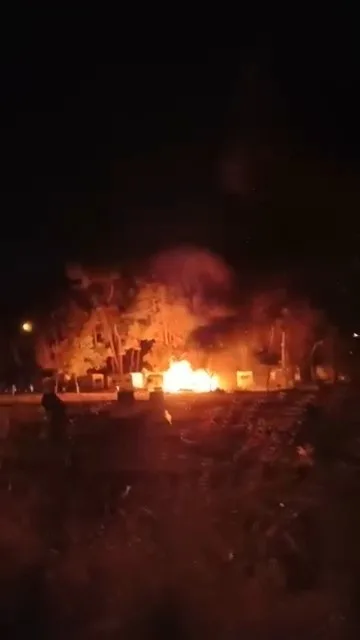 Tekirdağ’ın Süleymanpaşa ilçesinde çekme karavan, gece yarısı çıkan yangında alev